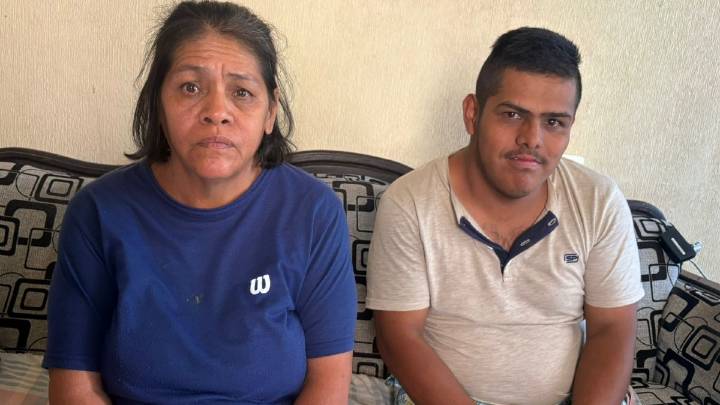 Maleantes fracturan dedo a joven con discapacidad para robarle $150 y su lonche en Torreón; ahora no puede trabajar