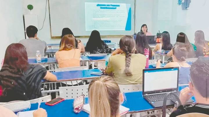 Se intensifica la demanda de apoyo universitario: desde $8.000 la hora
