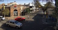 Un peatón fue atropellado por un taxi en pleno centro de Salta: terminó herido