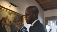 La "sorpresa" con las gaitas asturianas del doble medalla de oro olímpico, Edwin Moses