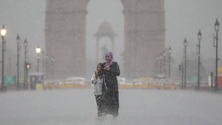 Heavy rain lashes Delhi, yellow and orange alerts issued