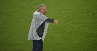 "No he pensado en renunciar, quiero terminar bien mi trabajo": técnico del Once Caldas luego de la goleada