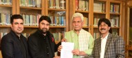 Former President Municipal Committee Dooru-Verinag , Mohammad Iqbal Ahanger Calls on LG Sinha 