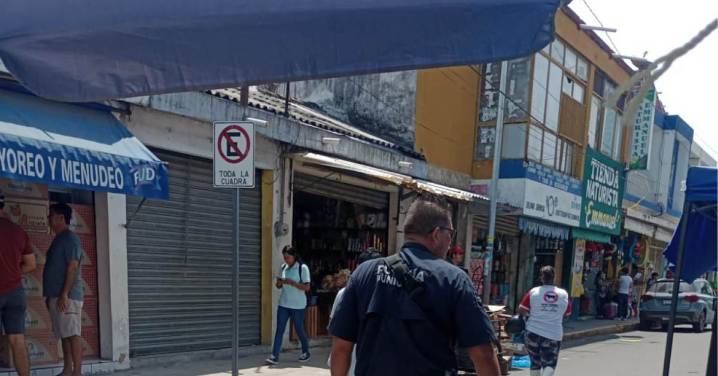 Resiste comercio fijo de Tecomán, competencia china y fomento al ambulantaje