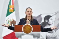 La presidenta Sheinbaum poda su bonsái en medio de escándalos