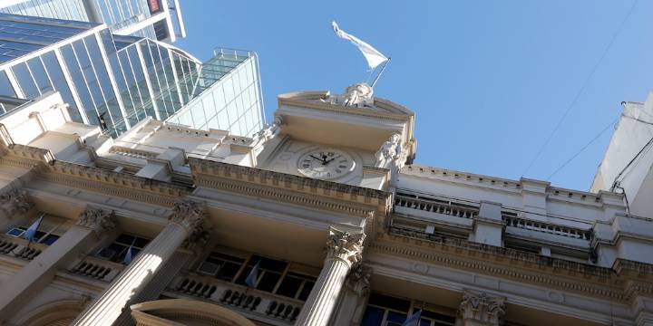 Si se excluye el crédito del FMI, las reservas netas del BCRA volvieron al nivel al que las recibió el gobierno de Milei