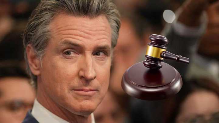 Gavin Newsom firma una serie de leyes que marcan el rumbo político de California