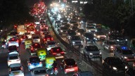 Massive traffic jam in Delhi-NCR on Dhanteras; air quality remains ‘poor’