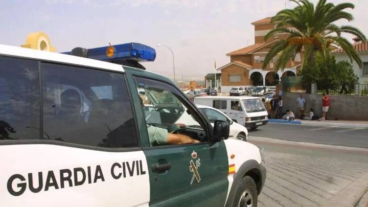 Hallan los cadáveres de una pareja de un hombre y una mujer en una vivienda de Málaga