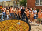 Oropesa celebra un multitudinario Día de las Paellas con música, tradición y ambiente festivo en la Plaza España