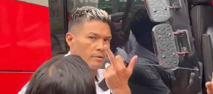 El delantero de Junior, Teófilo Gutiérrez, insultó a periodista: le dijo "sapo hp"