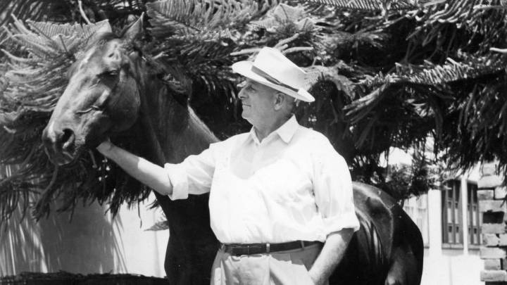 La primera biografía del dirigente de la Operación Bernhard llega al papel