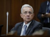 Juez compulsó copias contra Álvaro Uribe por dos asesinatos en los 90