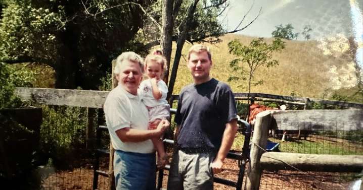 “Till the Cows Come Home”: Granddaughter honors loved ones at "Walk to End Alzheimer’s" at Maryland Zoo