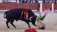 Impresionante cogida de Emilio de Justo en Las Ventas nada más comenzar