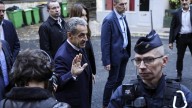 Sarkozy recibió amenazas de otros reos en su primera noche en prisión