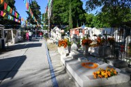 Inician los preparativos en el panteón municipal para celebrar a los muertos