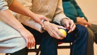 Una anciana se quema en casa y pasa cinco días agonizando hasta morir: investigan a la cuidadora por omisión de socorro