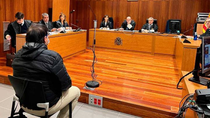 Un profesor de Zaragoza, acusado de abusar de cuatro alumnas: “Me denuncian porque las iba a suspender”