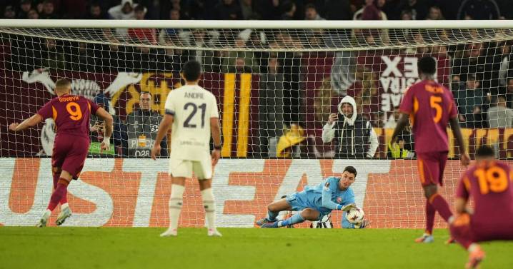 Roma misses penalty 3 times and loses 1-0 to Lille in Europa League