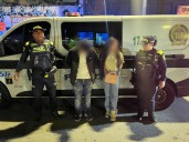 Pareja detenida en TransMilenio: la mujer tenía orden de captura y el hombre recién salió de prisión