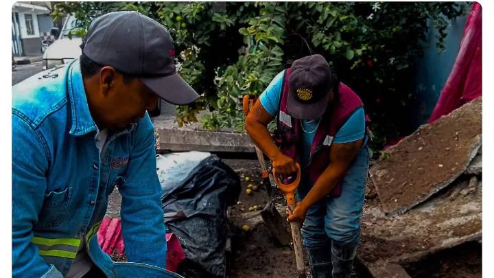 Ruptura de válvula ocasiona fuga de agua potable en Chimalhuacán