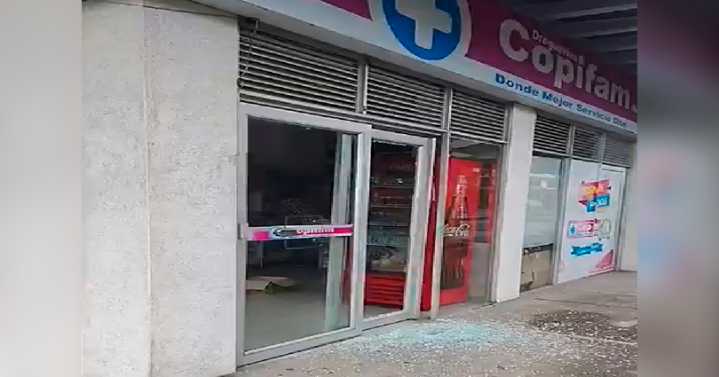 Robaron droguería Copifam de Bosque Largo en Ibagué