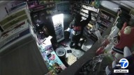 Burglar breaks into Panorama City smoke shop, video shows