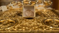 Gold’s rally is a red flag, not a win? Advisor warns retail buyers face real danger