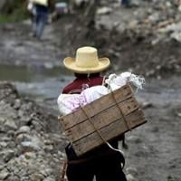 Survivors in flood-hit Mexico need food, fear more landslides