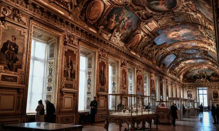 Las joyas recientemente robadas en el Louvre superan los 100 millones de dólares