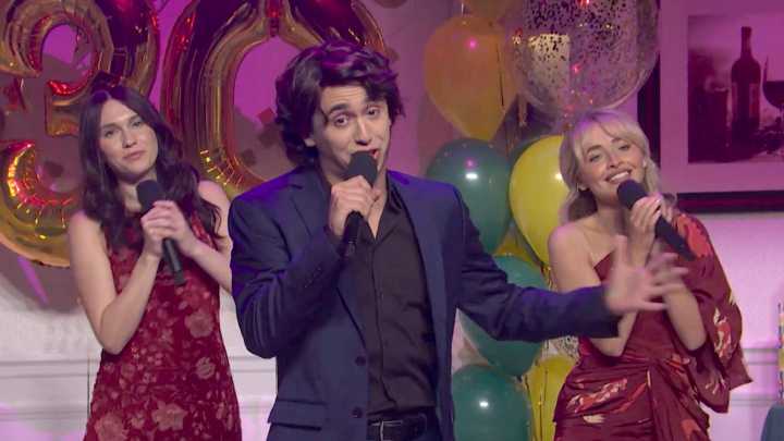 'SNL' Video: Domingo Returns To Sing Along With Sabrina Carpenter