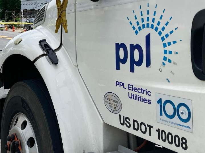 Thousands lose power in Lehigh Valley region as Halloween winds reach 40 mph