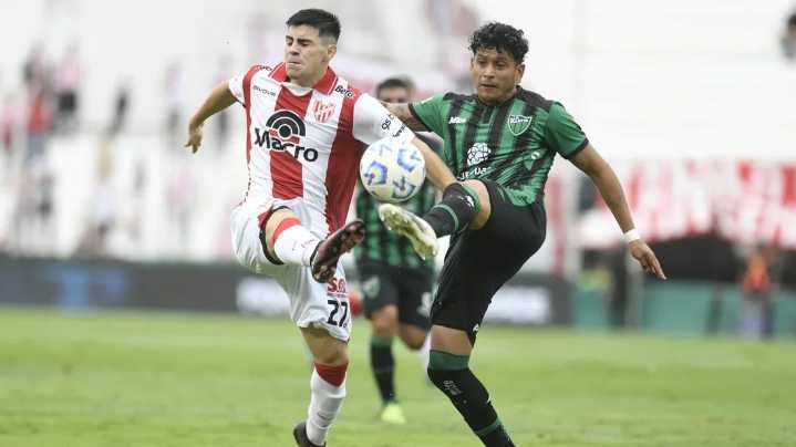 Por incidentes con los hinchas, se detuvo el partido entre San Martín e Instituto