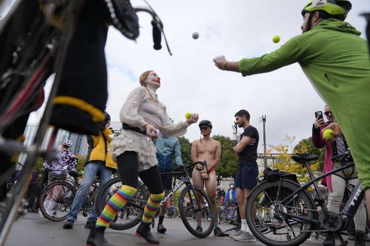Naked bike riders demonstrate against federal troops in ‘quintessentially Portland’ protest