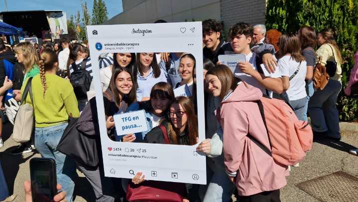 El Campus de Huesca refuerza el espíritu universitario con una fiesta de bienvenida muy celebrada