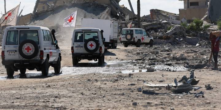 La Cruz Roja entregó al Ejército israelí otros cuatro ataúdes en Gaza