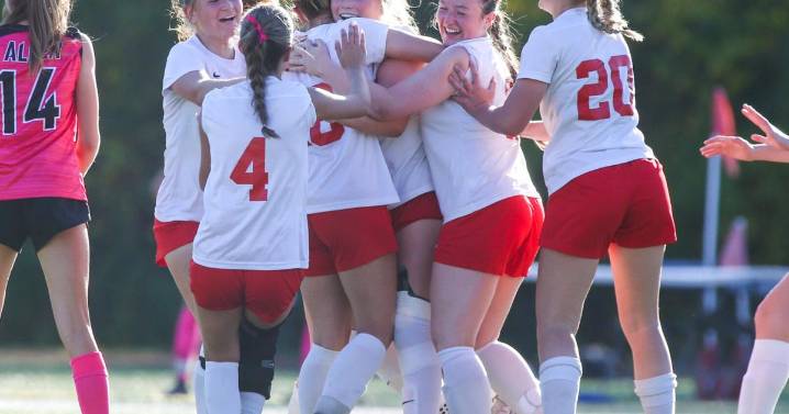 Through Claremont community's support, Stevens High teams play on