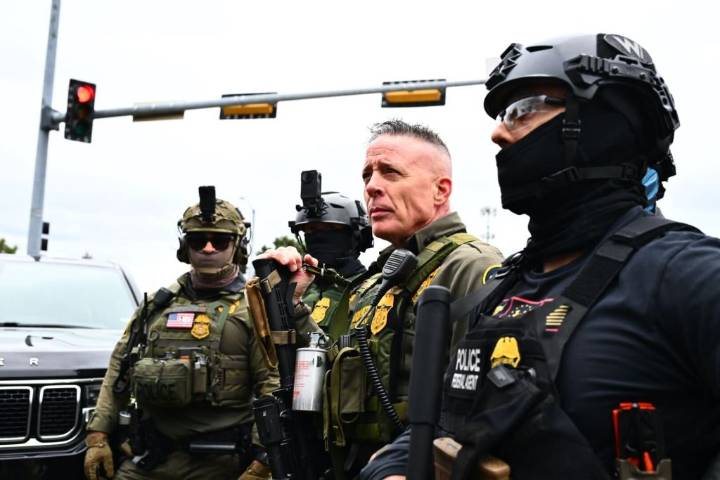 Border Patrol Agents Descend On Little Village, Sparking Fury, Fear In Neighborhood