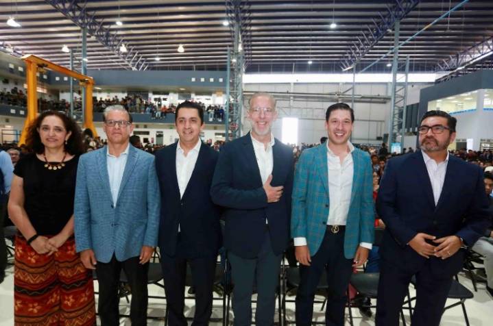 Inaugura Del Prete Congreso Internacional de Innovación Aeroespacial