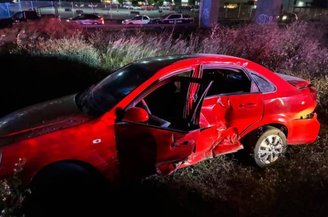 Tren embiste automóvil en Ecatepec