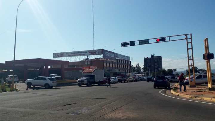 Carros por puesto de Ciudad Guayana recurren a dolarización del pasaje