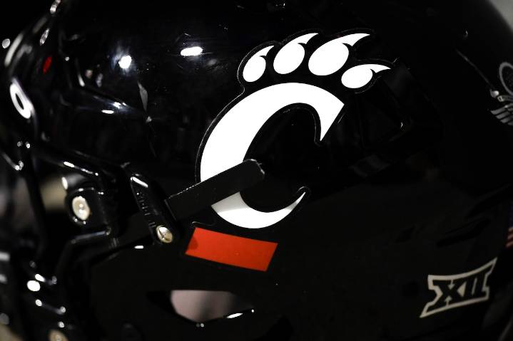 Cincinnati Bearcats football legend dies