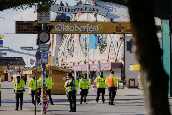 La policía alemana clausura el Oktoberfest tras amenaza de bomba vinculada a un suicidio y disputa doméstica