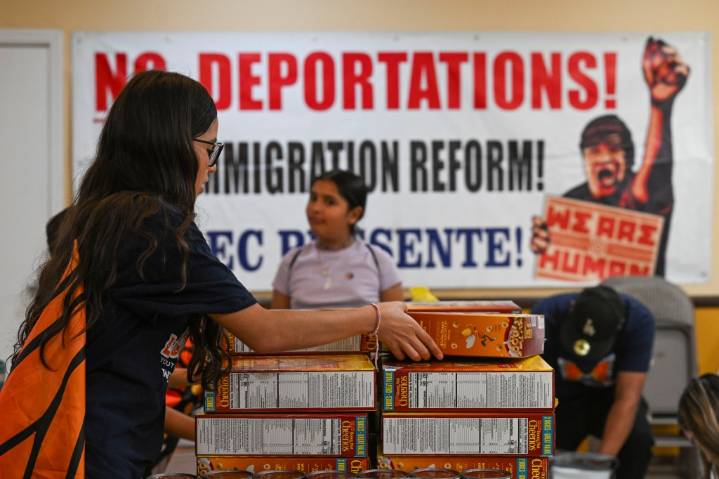As ICE fears continue, group delivers groceries to immigrants’ doorsteps in the Inland Empire
