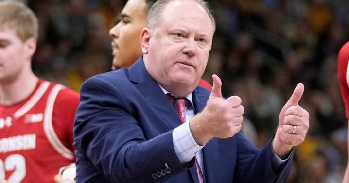 In battle of Gards, Greg and Badgers get the win