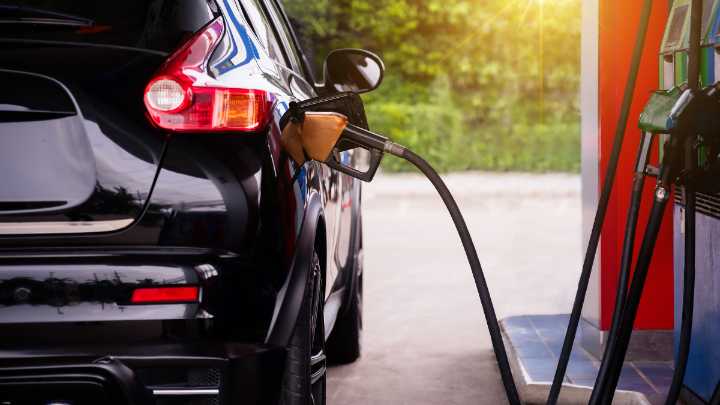 Precio de la gasolina subió $100 y alcanzó los $16.000 por galón desde ayer