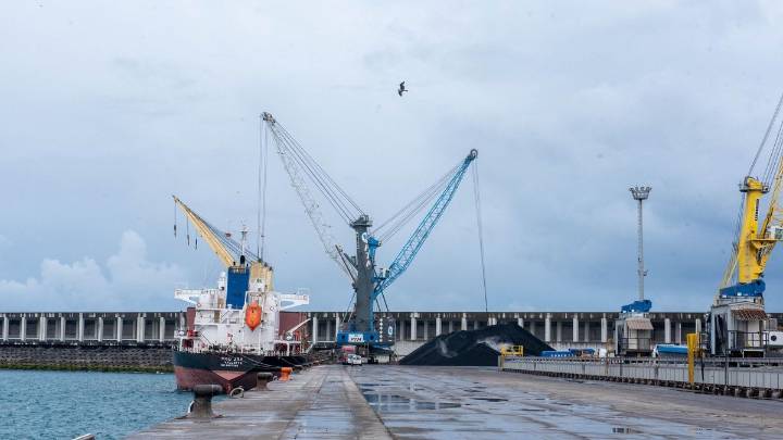 Una empresa prevé instalar 7 puntos de carga en el puerto de A Coruña para vehículos eléctricos