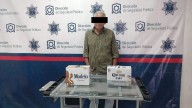 Policía Municipal detiene a presunto ladrón de cerveza que roba de un comercio