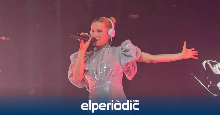 El sonido onírico de Monetochka envuelve el Auditorio Roig Arena en un aura de crítica social